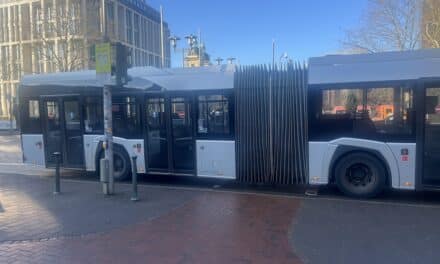 Tägliches Risiko an der Heinrich-Heine-Allee: Wenn Busse Verkehrsregeln ignorieren