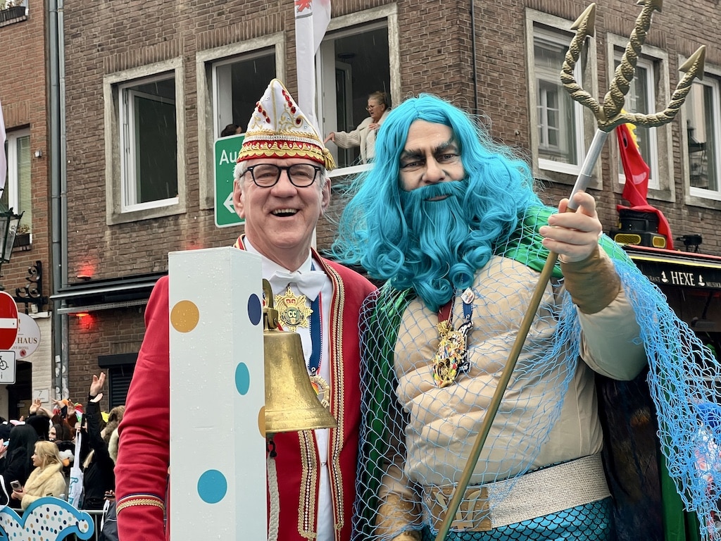 Comiteepräsident Lothar Hörning und Oberbürgermeister Dr. Stephan Keller gaben das Starsignal © Lokalbüro