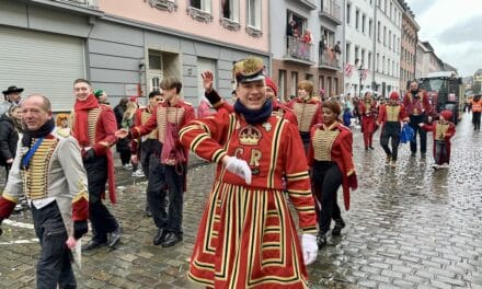 Zum 50-jährigen Jubiläum: Roncalli feiert Premiere im Rosenmontagszug