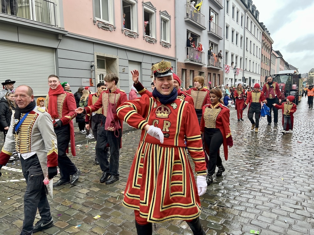 Circus Roncalli im Rosenmontagszug in Düsseldorf © Lokalbüro