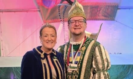 Volmerswerth trotzt der Kälte und feiert ausgelassen im Festzelt