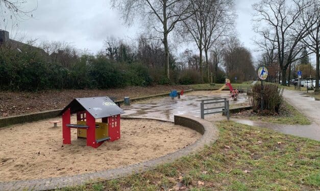 Azubis gestalten Spielplatz an der Limburgstraße neu