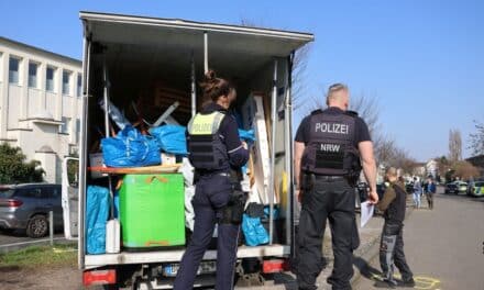 Schwerpunktkontrolle in Lierenfeld: Zehn Straftaten und 39 Ordnungswidrigkeiten festgestellt