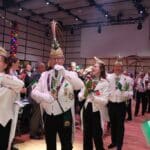 Glanzvoller Sitzungskarneval der Weissfräcke begeistert Publikum in den Rheinterrassen