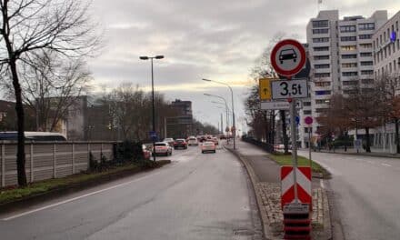 Enforcement-Trailer für Theodor-Heuss-Brücke genehmigt – Lkw missachten weiter Fahrverbot