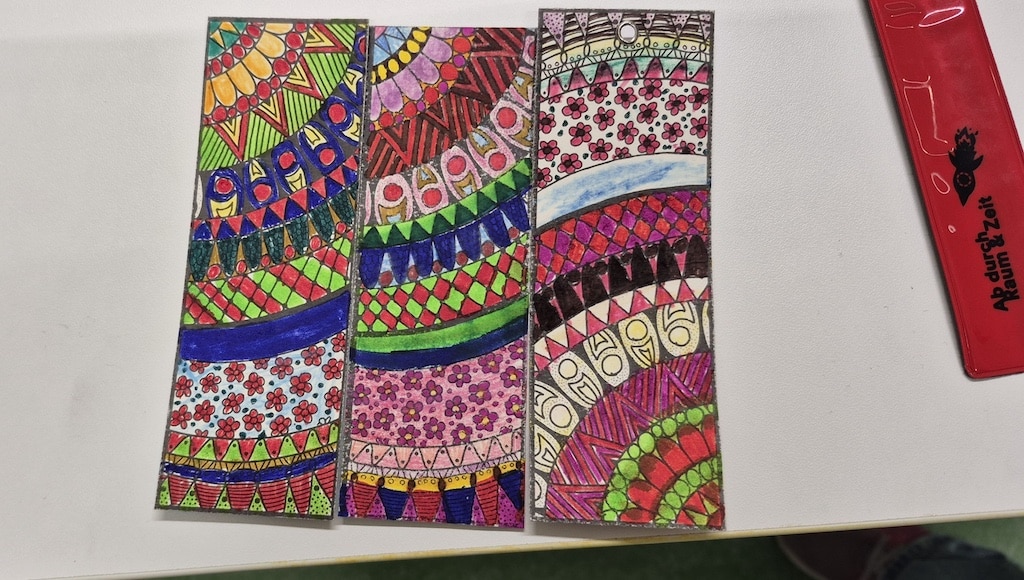 Impressionen von der Kindermuseumsnacht 2026 am Freitag, 27. Februar: In der Zentralbibliothek konnten die Kinder Lesezeichen selbst erstellen. © LHD