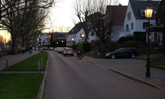 Halbuschsiedlung in Wersten: Gaslaternen werden auf LED umgerüstet