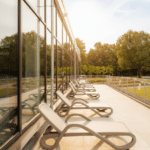 Sonne, Liegen, Badevergnügen: Badehaus Benrath eröffnet neue Sonnenterrasse