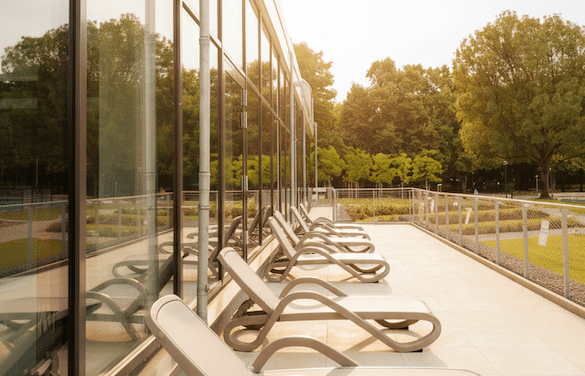 Sonne, Liegen, Badevergnügen: Badehaus Benrath eröffnet neue Sonnenterrasse