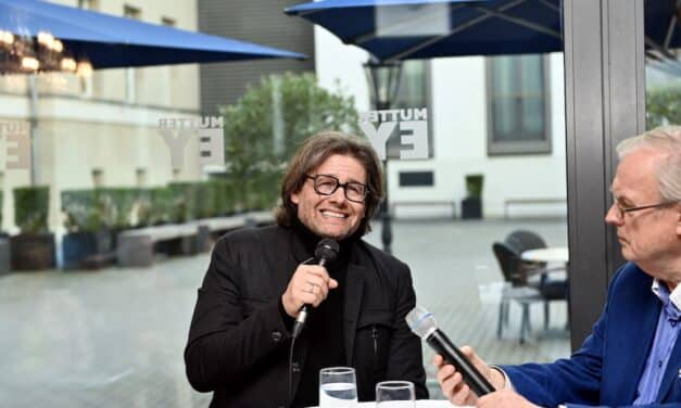 Dirk Geuer begeistert beim 26. Kaffee-Klatsch im Mutter Ey Kunst Kaffee