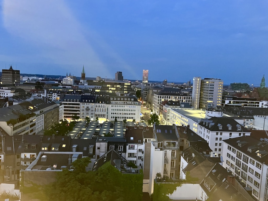 Blick auf den Wochenmarkt Carlsplatz © Lokalbüro