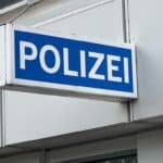 Bewaffneter Raub auf Discounter in Rath – Täter flüchtet mit S‑Bahn