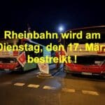 Pendler und Fahrgäste im öffentlichen Nahverkehr müssen sich zu Wochenbeginn auf erhebliche Einschränkungen einstellen. Die Gewerkschaft ver.di hat für Montag und Dienstag, 16. und 17. März, zu einem zweitägigen landesweiten Warnstreik im kommunalen Nahverkehr in Nordrhein-Westfalen aufgerufen. Betroffen sind rund 30.000 Beschäftigte in mehr als 30 kommunalen Verkehrsunternehmen.  Der Ausstand ist Teil der laufenden Tarifverhandlungen zwischen der Gewerkschaft und dem Kommunalen Arbeitgeberverband Nordrhein-Westfalen (KAV NW). Nach zwei Verhandlungsrunden liege weiterhin kein Angebot der Arbeitgeber vor, teilte ver.di mit. Stattdessen hätten diese lediglich Gegenforderungen präsentiert.  Der Streik ist in zwei Phasen organisiert. Am Montag sind landesweit Beschäftigte aus Verwaltung und Kundenzentren zum Warnstreik aufgerufen. Am Dienstag folgt der Fahrdienst: Dann sollen Busse und Straßenbahnen in ganz Nordrhein-Westfalen von der ersten Frühschicht bis zur letzten Spätschicht weitgehend stillstehen. Nicht betroffen sind S‑Bahnen sowie Regionalzüge.  Nach Angaben der Gewerkschaft soll die Struktur des Warnstreiks deutlich machen, wie viele unterschiedliche Berufsgruppen täglich den Betrieb des Nahverkehrs sichern. „Der Nahverkehr funktioniert nur, weil jeden Tag viele Berufsgruppen zusammenarbeiten – in Leitstellen, Werkstätten, Kundenzentren und im Fahrdienst“, erklärte ver.di-Verhandlungsführer Heinz Rech.  Im Zentrum der Tarifrunde stehen laut Gewerkschaft vor allem Verbesserungen der Arbeitsbedingungen. Gefordert wird unter anderem eine Reduzierung der Wochenarbeitszeit von derzeit 39 auf 37 Stunden bei vollem Lohnausgleich. Außerdem verlangt ver.di höhere Zuschläge für Sonntagsarbeit sowie Entlastungen bei Schichtdiensten.  Schon jetzt sei der Personalmangel in vielen Verkehrsbetrieben deutlich spürbar. In zahlreichen Städten komme es bereits regelmäßig zu Ausfällen und Einschränkungen. „Wenn sich an den Arbeitsbedingungen nichts ändert, wird der Nahverkehr auch ohne Streiks künftig spürbar häufiger ausfallen“, sagte Rech. Deshalb müsse in den Tarifverhandlungen endlich Bewegung kommen.  Die Gewerkschaft zeigte zugleich Verständnis für den Ärger vieler Fahrgäste. Ein Streik sei für die Beschäftigten „kein Selbstzweck“, betonte Rech. Sollte jedoch weiterhin kein Angebot der Arbeitgeber vorgelegt werden, sehe man keine andere Möglichkeit, den Forderungen Nachdruck zu verleihen. „Der Ball liegt jetzt bei den Arbeitgebern, eine weitere Eskalation des Konflikts zu verhindern.“  Die nächste Verhandlungsrunde zwischen ver.di und dem Arbeitgeberverband ist für den 24. März angesetzt. Bis dahin müssen sich Fahrgäste zunächst auf einen deutlich eingeschränkten Nahverkehr einstellen.