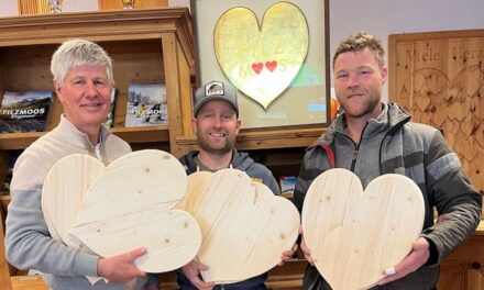 80 Herzen aus den Alpen: Filzmoos beschenkt UNICEF zum runden Geburtstag