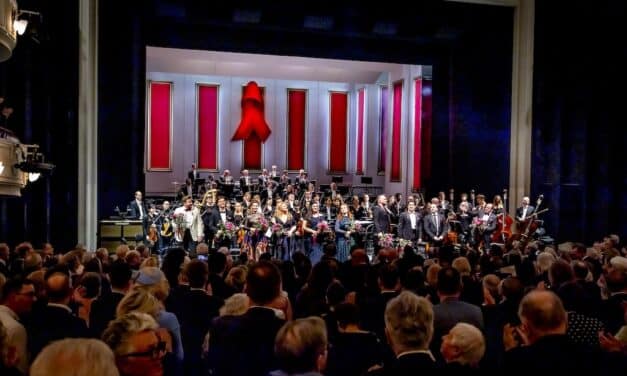 Mehr als 100.000 Euro für den guten Zweck bei Operngala in Düsseldorf