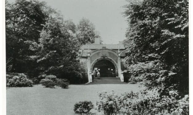 Farben, Fliesen, Fragen: Das Majolikahäuschen kehrt ins Gedächtnis der Stadt zurück