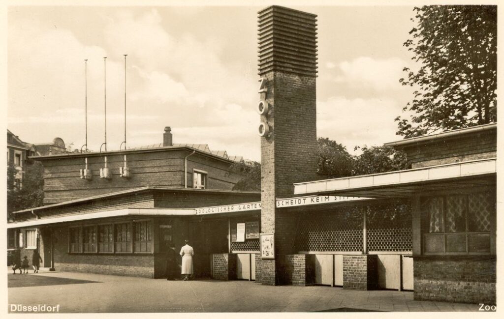Postkarte aus den 1930er Jahren: "Eingang des ehemaligen Zoologischen Gartens Düsseldorf am Brehmplatz" © Aquazoo Löbbecke Museum