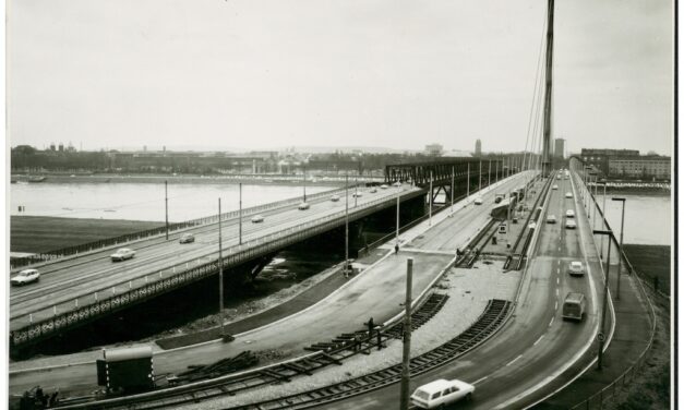 Spektakulärer Brückenverschub vor 50 Jahren: Als die Oberkasseler Brücke Geschichte schrieb