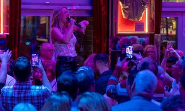 Ein Jahr Schlager Cafe Düsseldorf – rauschende Jubiläumsnacht mit 300 Gästen