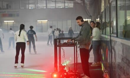 Eisdisco begeistert junge Ehrenamtliche in Düsseldorf