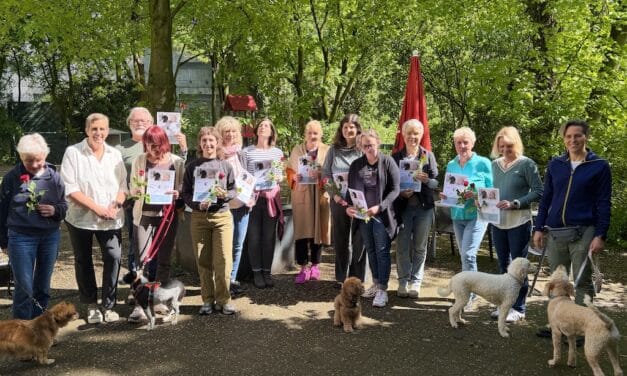 Fünf Jahre „4 Pfoten für Sie“: Neue Ehrenamtliche für Demenzhilfe zertifiziert