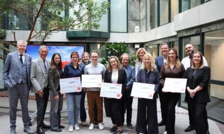 Mehr Teilhabe im Alter: Klüh fördert Düsseldorfer Seniorenprojekte mit 25.000 Euro