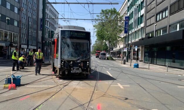 Frontalzusammenstoss zweier Strassenbahnen in Düsseldorf – 27 Verletzte