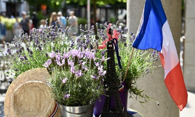 Frankreichfest: Savoir-vivre auf harten Holzbänken