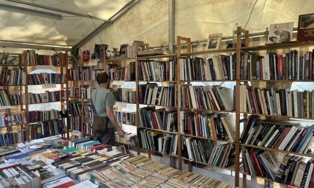 Bücherbummel auf der Kö 2025: Literatur, Lesevergnügen und eine heiß diskutierte Frage