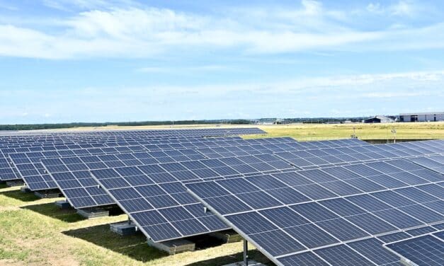 Größte Photovoltaik-Anlage ihrer Art: Düsseldorfer Flughafen setzt auf Solarstrom