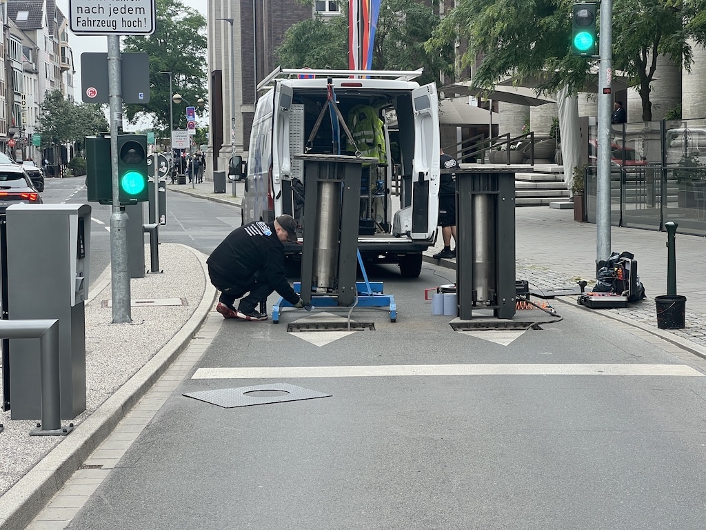 Am Freitag waren noch Monteure vor Ort und haben die Anlage überprüft © Lokalbüro Am Freitag waren noch Monteure vor Ort und haben die Anlage überprüft © Lokalbüro