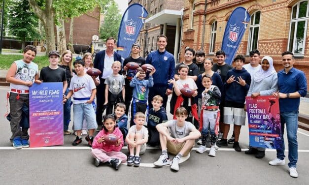 NFL stattet alle Düsseldorfer Schulen mit Flag-Football-Ausrüstung aus