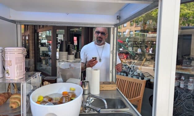 Gerüst am Kaiserswerther Markt bleibt noch