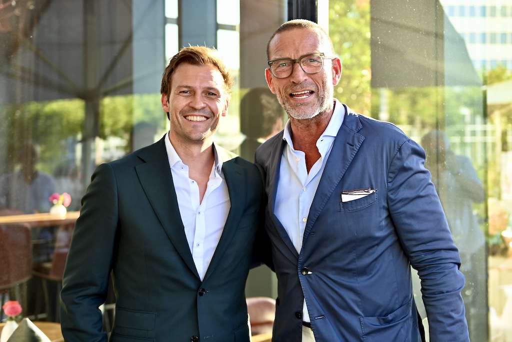Jakob Graf, Head of Central & East Europe bei Lamborghini und Andreas Rebbelmund, Geschäftsführer des Breuninger Flagshipstores Düsseldorf © Lokalbüro Jakob Graf, Head of Central & East Europe bei Lamborghini und Andreas Rebbelmund, Geschäftsführer des Breuninger Flagshipstores Düsseldorf © Lokalbüro