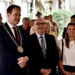 Schützenverein ehrt Mandelbrenner Mario Gagliardi im Rathaus