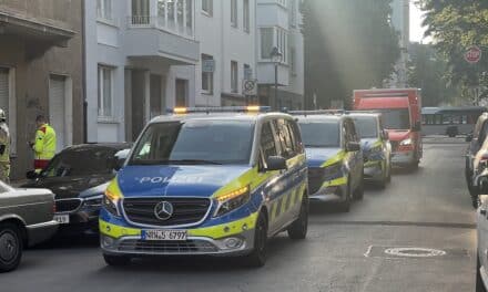 Messerattacke in Pempelfort: Sieben Verletzte nach Streit in Wohnung