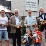 Maskottchen Fred zieht als Kuscheltier in den Aquazoo ein