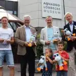 Maskottchen Fred zieht als Kuscheltier in den Aquazoo ein