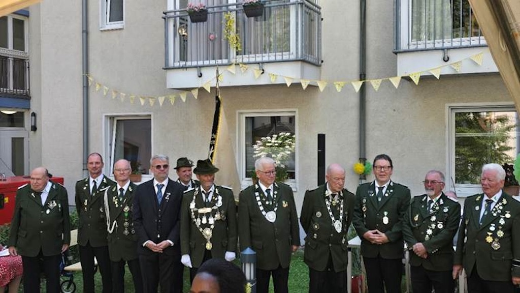In diesem Jahr stand das Fest unter dem Motto „La Dolce Vita“. Das amtierende Königspaar Udo Figge und Dirk Jehle führte das Fest an. Beide halfen den gesamten Nachmittag tatkräftig mit, suchten den Austausch und zeigten mit ihrer offenen Art, wie sehr ihnen dieses Ehrenamt am Herzen liegt.© St. Sebastianus Schützenverein Düsseldorf Bilk e. V.
