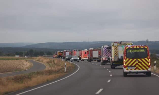 Düsseldorfer Feuerwehrkräfte im Dauereinsatz gegen die Waldbrände bei&nbsp;Düren