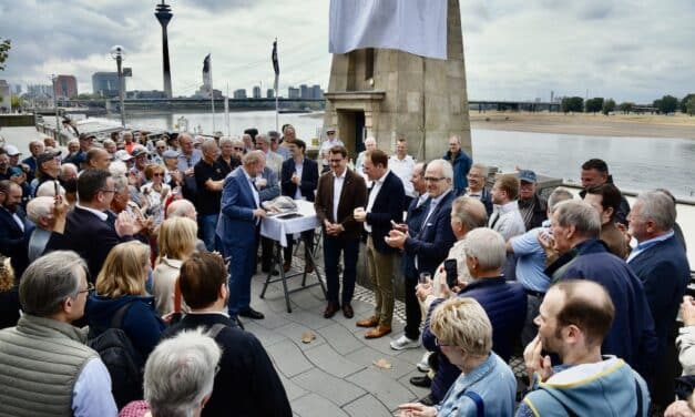 Die Rheinpegeluhr ist wieder in Betrieb