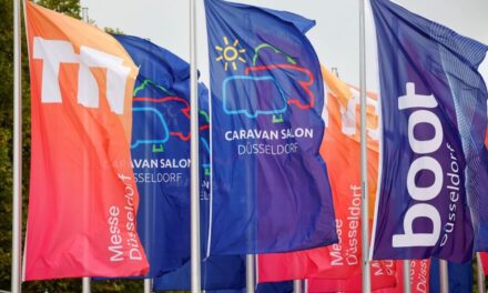 Düsseldorf wird zum Treffpunkt für Campervan-Fans und Wassersportler