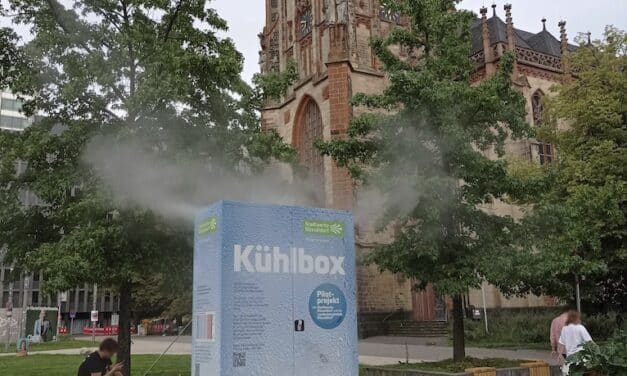 Kühlbox auf dem Kirchplatz sorgt wieder für Erfrischung