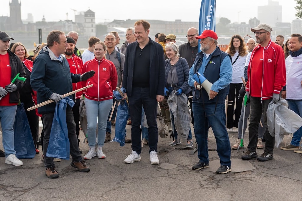 Pünktlich um 10 Uhr wurde gestartet: NRW-Umweltminister Oliver Krischer, Oberbürgermeister Dr. Stephan Keller und RCU-Initiator Joachim Umbach © LB / Olaf Oidtmann Pünktlich um 10 Uhr wurde gestartet: NRW-Umweltminister Oliver Krischer, Oberbürgermeister Dr. Stephan Keller und RCU-Initiator Joachim Umbach © LB / Olaf Oidtmann