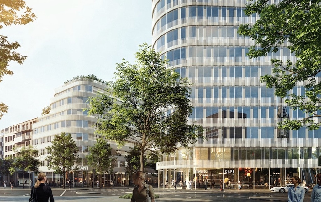 Das Büroensemble BLOOM stellt einen städtebaulichen Bezug zu den gegenüberliegenden Hochhäusern der Deutschen Bundesbank und der Stadtsparkasse Düsseldorf her. Mit seinen begrünten Dachterrassen setzt es einen sichtbaren Akzent für mehr Nachhaltigkeit im Herzen der nordrhein-westfälischen Landeshauptstadt. In hervorragender Innenstadtlage zwischen Königsallee und Hauptbahnhof bietet das BLOOM rund 30.000 m² hochwertige Büroflächen. Credit: ingenhoven associates GmbH