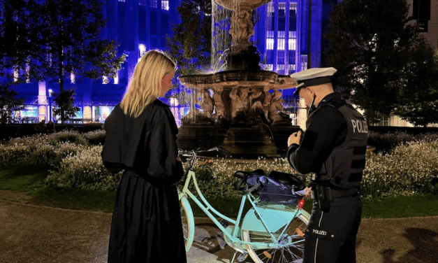 Polizei kontrolliert in Düsseldorf gezielt zum Schutz von Fußgängern und Radfahrern