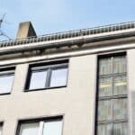 Feuerwehreinsatz in Düsseldorf-Friedrichstadt: Sorge um einsturzgefährdeten Balkon