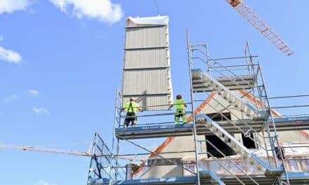 Fliegende Fassaden: Auf der bwb-Großbaustelle in Stockum