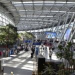 Fünf gesuchte Personen am Flughafen Düsseldorf festgenommen