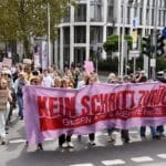 20.000 Menschen demonstrieren in Düsseldorf gegen AfD und Rechtsextremismus
